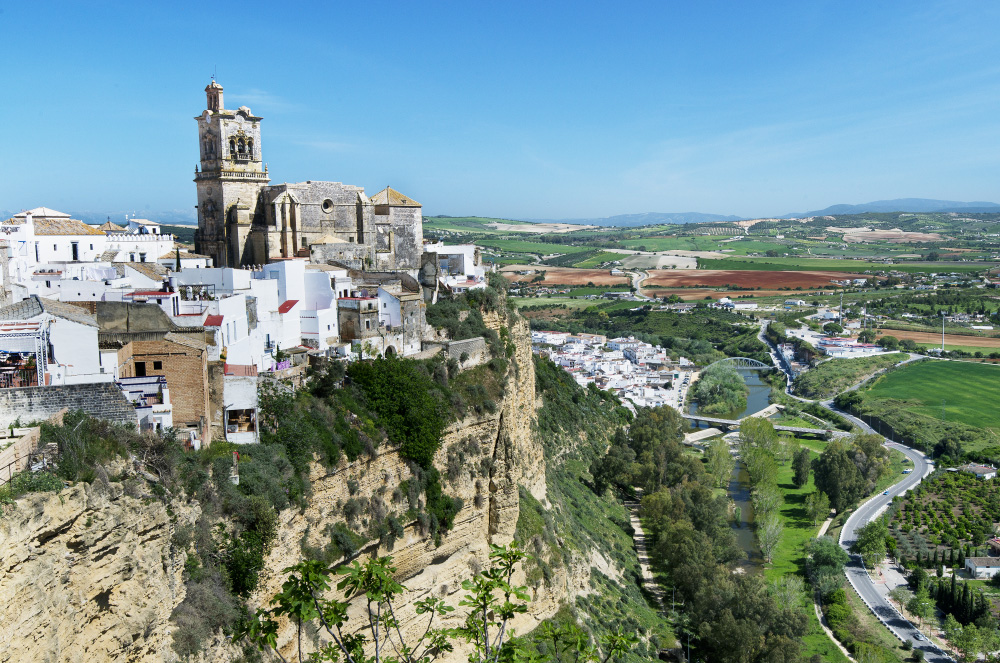 Arcos de la Frontera har en dramatisk beliggenhet